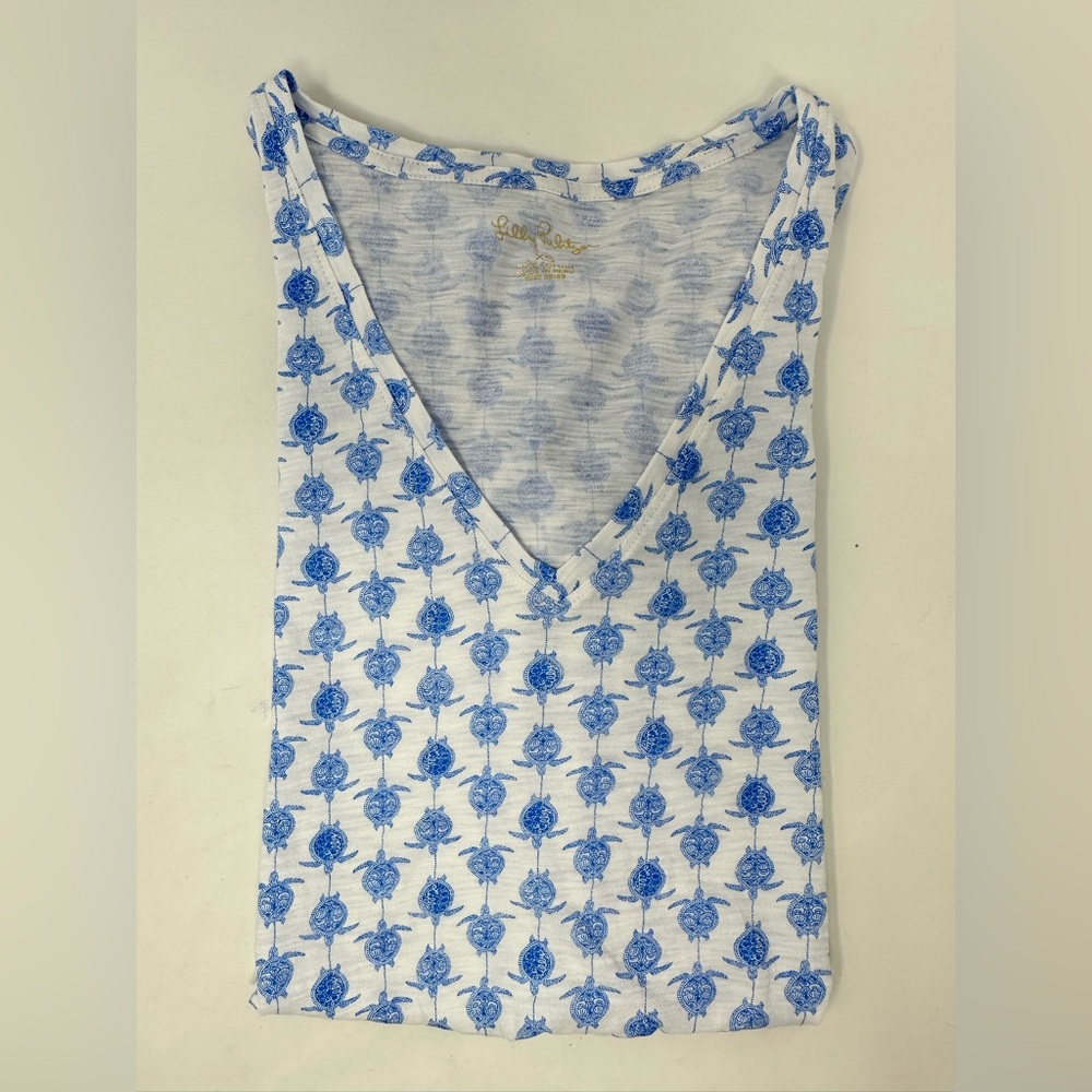 Lilly Pulitzer Etta T Shirt Women’s XS Turtle Print Tee Blue White Cotton V Neck